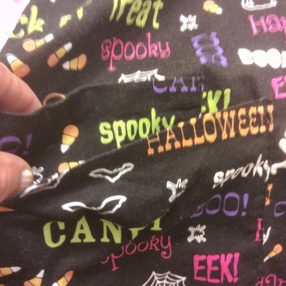Holiday Halloween size large scrub top.w/ words - Picture 6 of 8